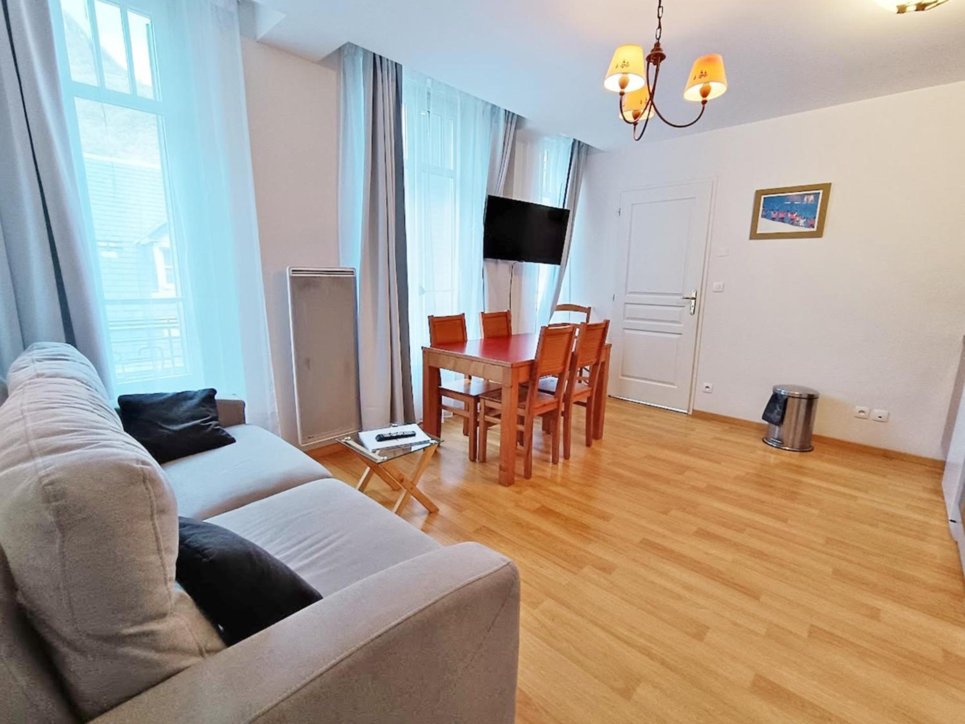 Bagnères-de-Luchon Il Etait Une Fois Luchon, T2, Centre Luchon, Wifi, Casier A Skis, Ascenseur, 4 Personnes 아파트 외부 사진